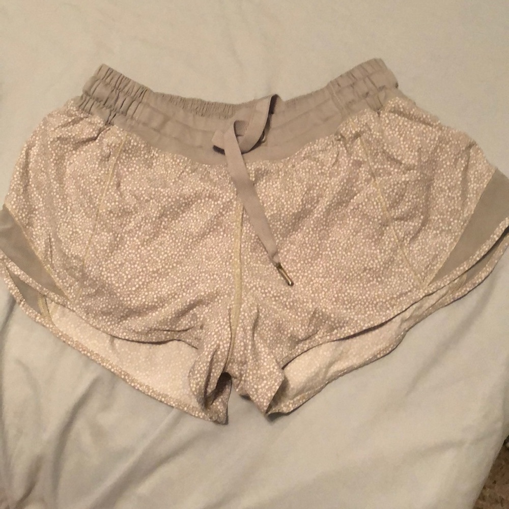 Lululemon hottie hot shorts, size 6